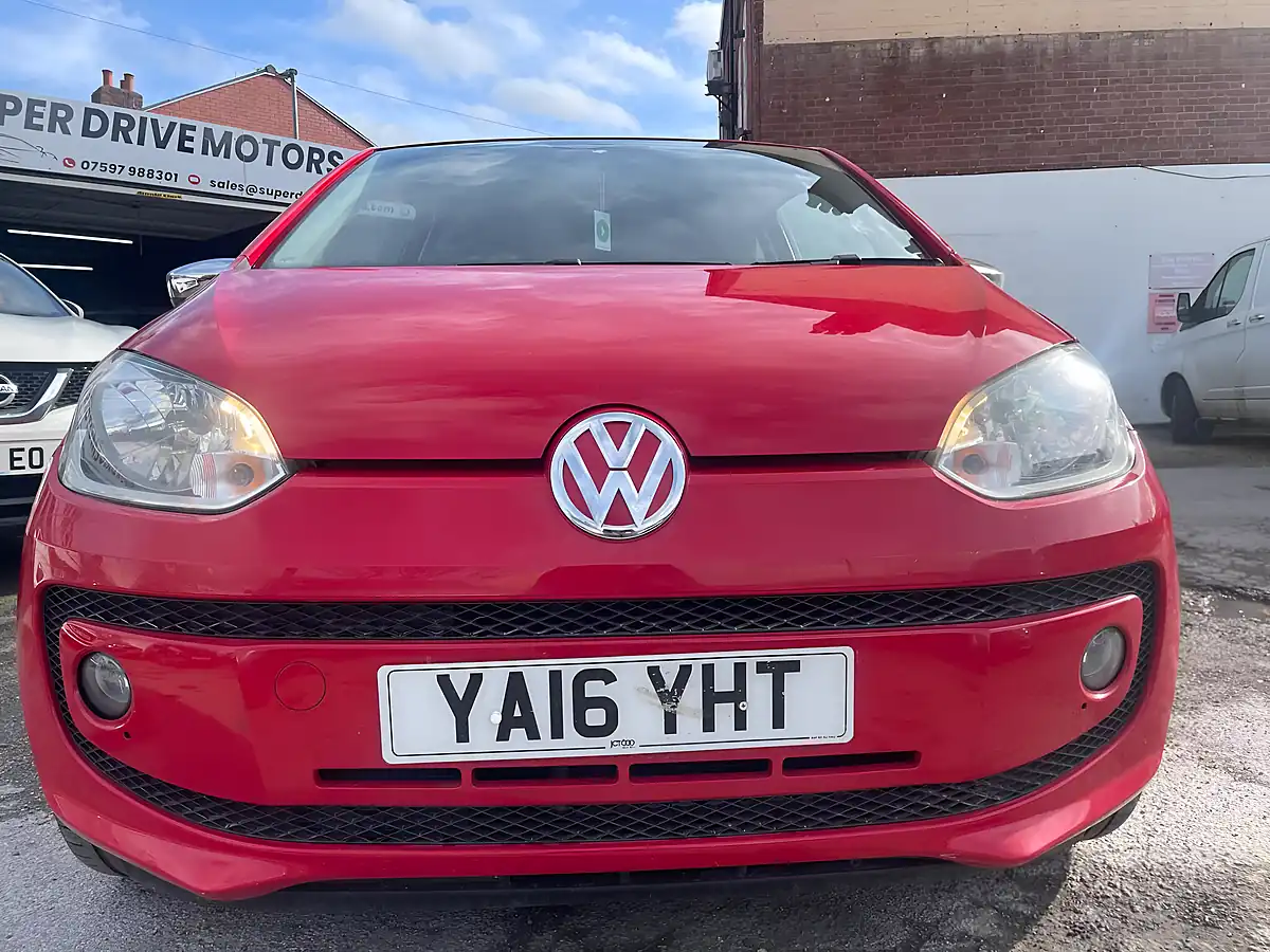 Used 2016 Volkswagen Up! Move Up! Red - Interior and Exterior details 5