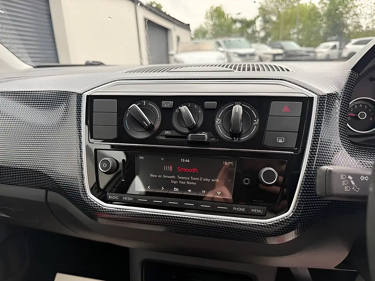 Used 2016 Volkswagen Up! Move Up! White - Interior and Exterior details 11