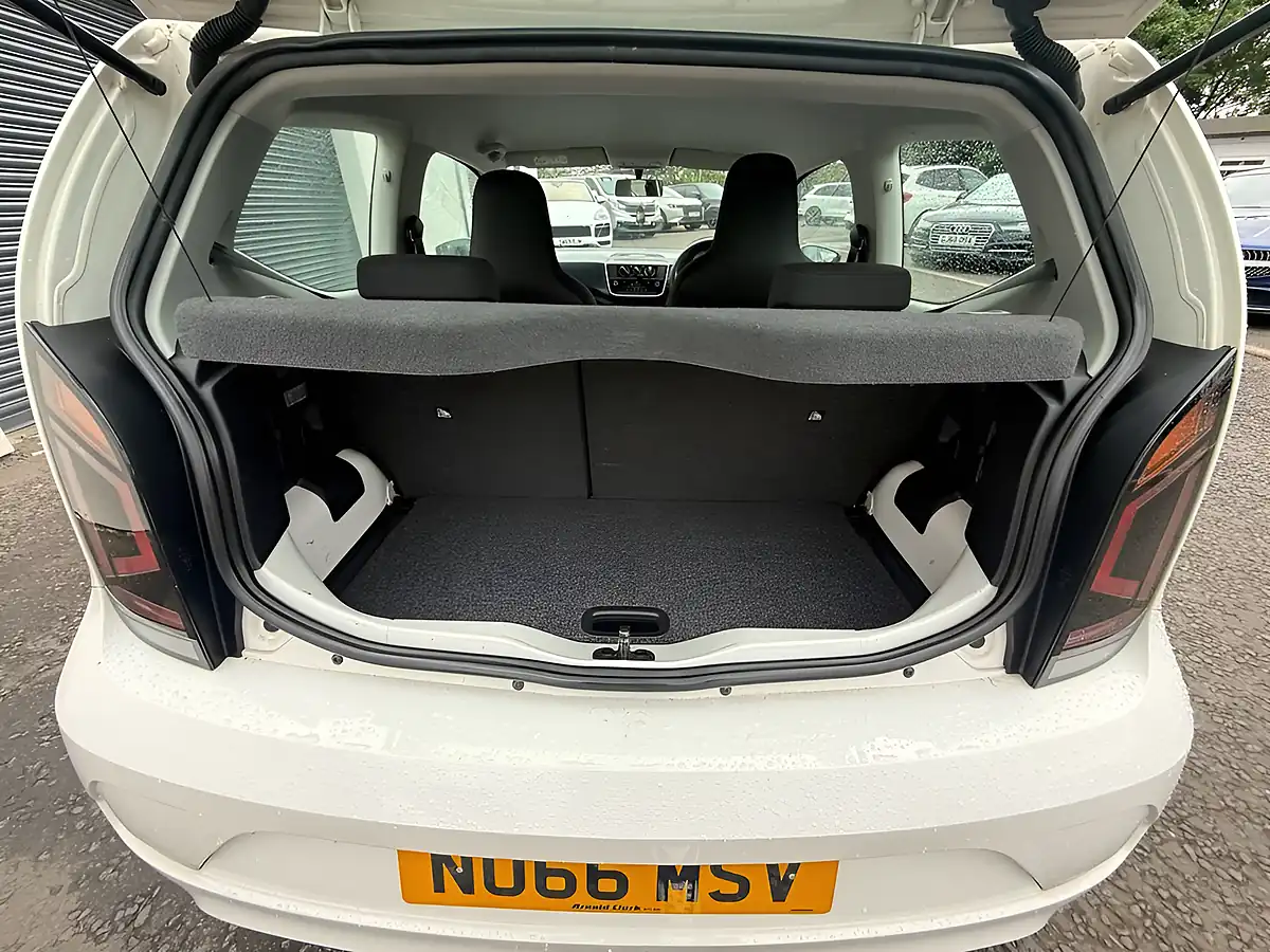 Used 2016 Volkswagen Up! Move Up! White - Interior and Exterior details 13