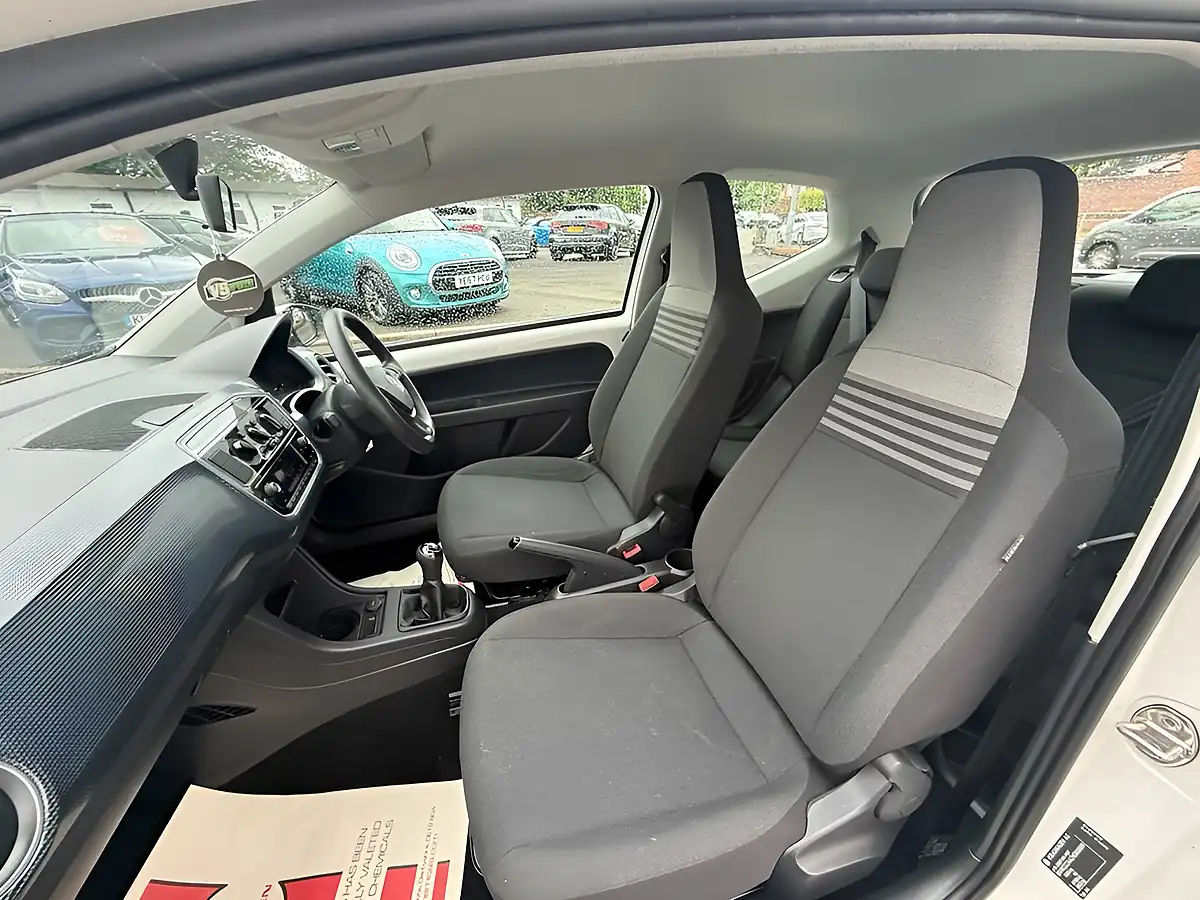 Used 2016 Volkswagen Up! Move Up! White - Interior and Exterior details 15