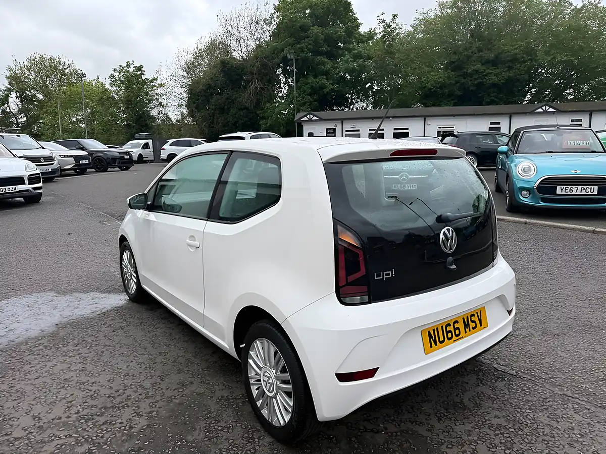Used 2016 Volkswagen Up! Move Up! White - Interior and Exterior details 5