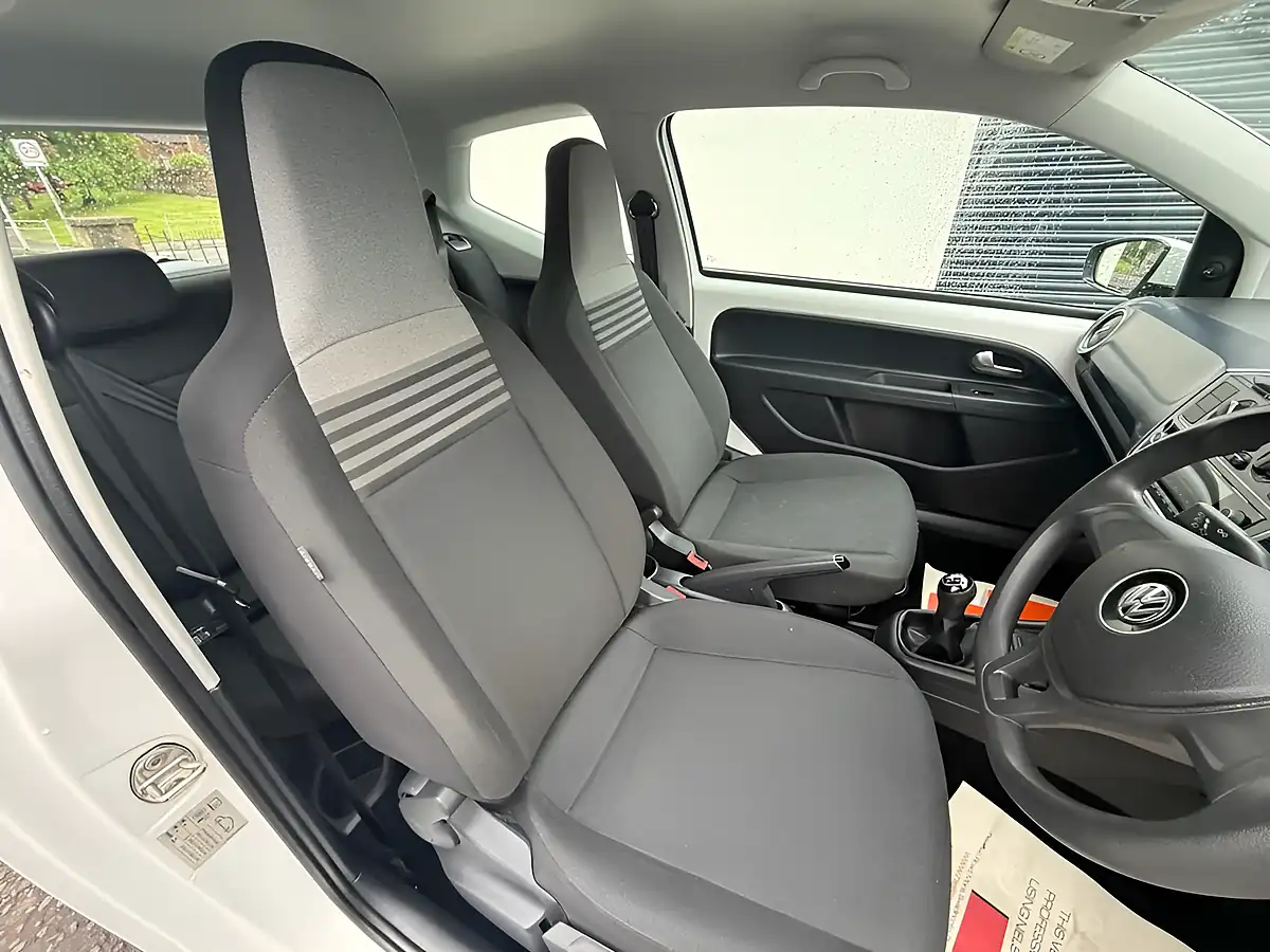 Used 2016 Volkswagen Up! Move Up! White - Interior and Exterior details 9
