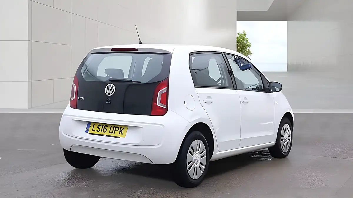 Used 2016 Volkswagen Up Move Up! White - Interior and Exterior details 4