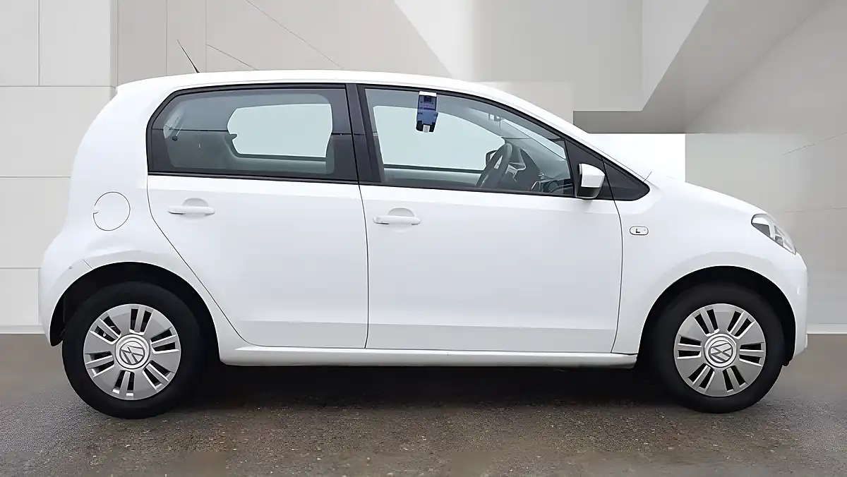 Used 2016 Volkswagen Up Move Up! White - Interior and Exterior details 5