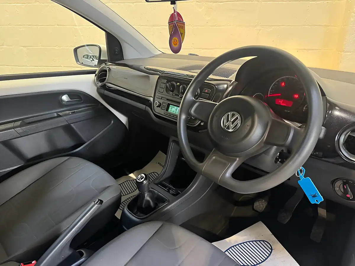 Used 2016 Volkswagen Up! Move Up! White - Interior and Exterior details 11