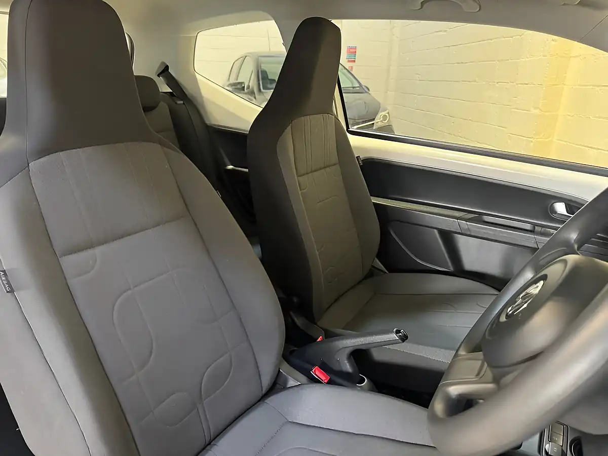 Used 2016 Volkswagen Up! Move Up! White - Interior and Exterior details 6