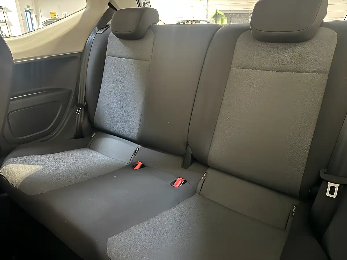 Used 2016 Volkswagen Up! Move Up! White - Interior and Exterior details 8
