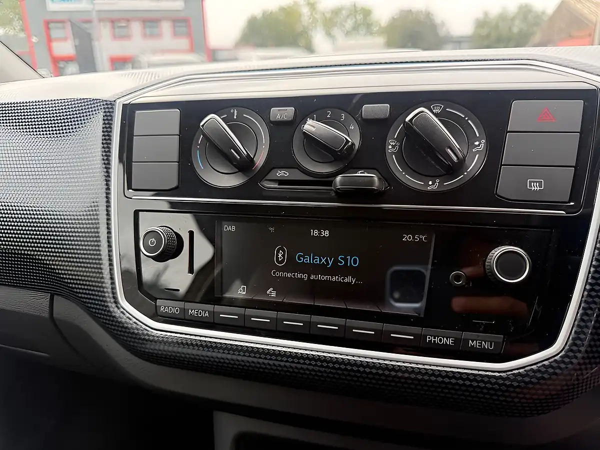 Used 2016 Volkswagen Up! Move Up Yellow - Interior and Exterior details 15
