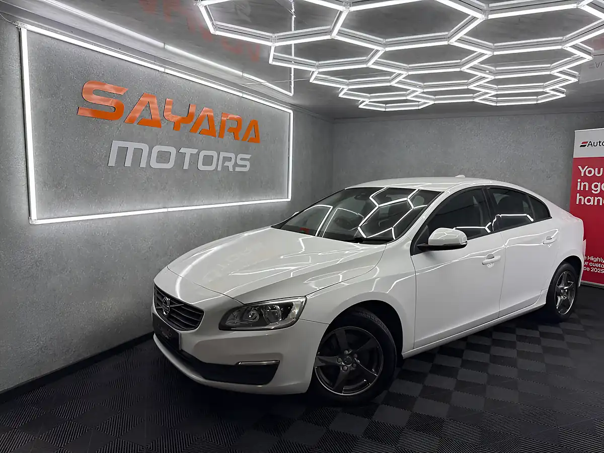 Used 2016 Volvo S60 Business Edition White - Front View