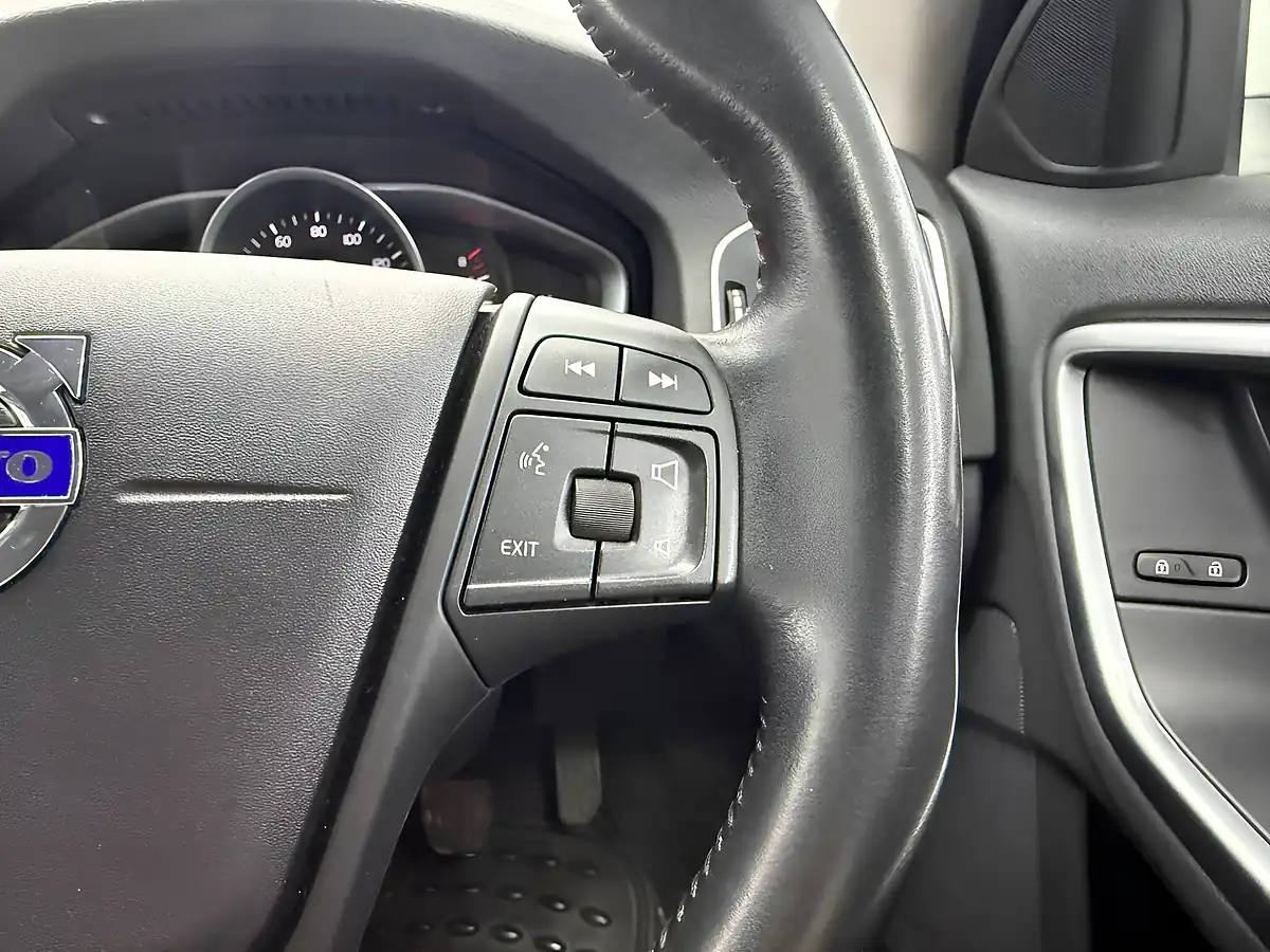 Used 2016 Volvo S60 Business Edition White - Interior and Exterior details 19