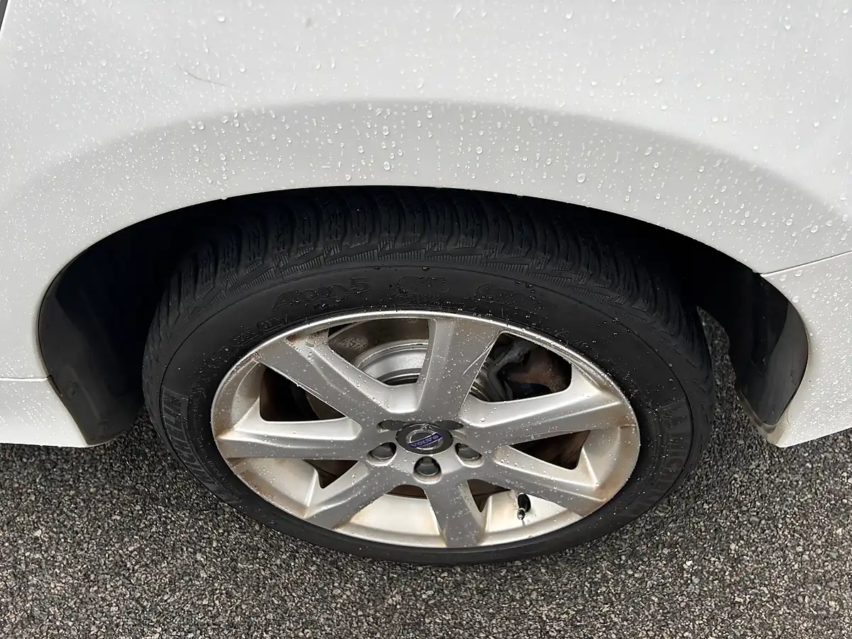 Used 2016 Volvo S60 Luxury White - Interior and Exterior details 20