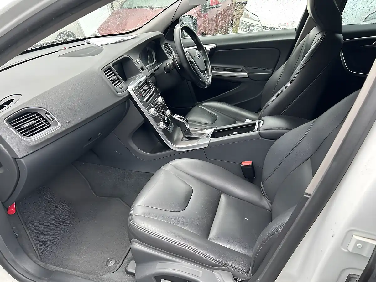Used 2016 Volvo S60 Luxury White - Interior and Exterior details 7
