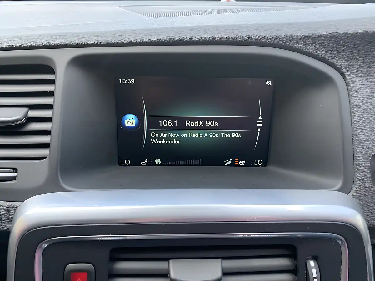 Used 2016 Volvo S60 Se Lux Nav Black - Interior and Exterior details 11