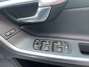 Used 2016 Volvo S60 Se Lux Nav Black - Interior and Exterior details 17