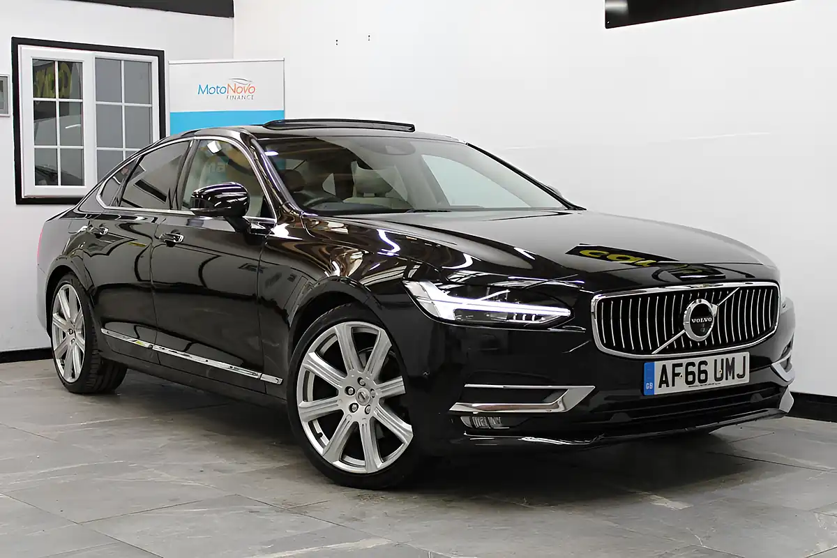 Used 2016 Volvo S90 Inscription Black - Front View