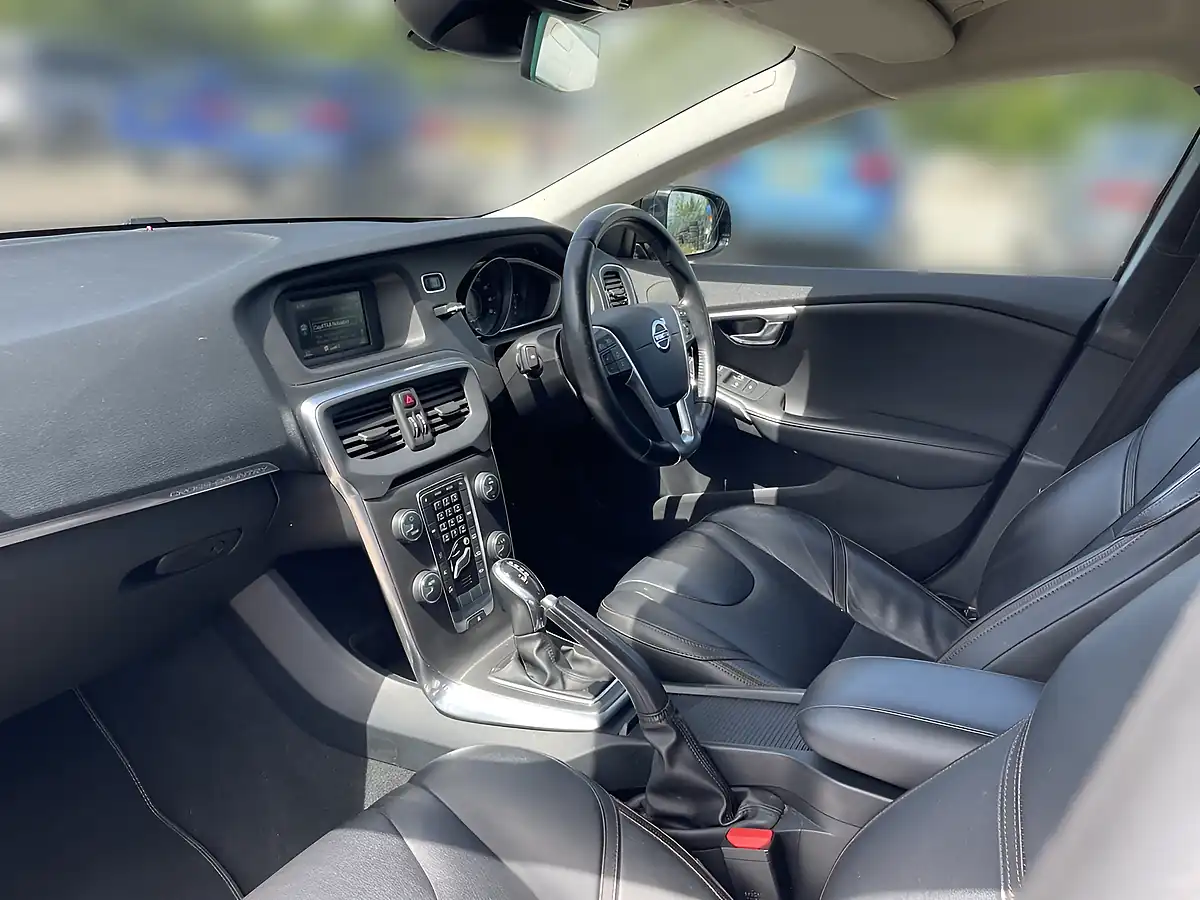 Used 2016 Volvo V40 Cross Country Lux Bronze - Interior and Exterior details 11