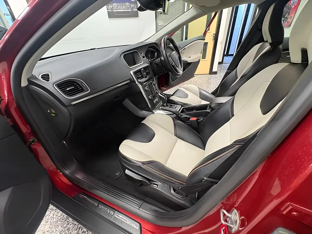 Used 2016 Volvo V40 Cross Country Lux Nav Flamenco Red - Interior and Exterior details 16