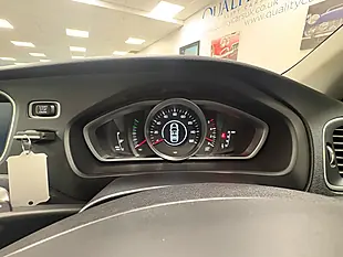 Used 2016 Volvo V40 Cross Country Lux Nav Flamenco Red - Interior and Exterior details 17