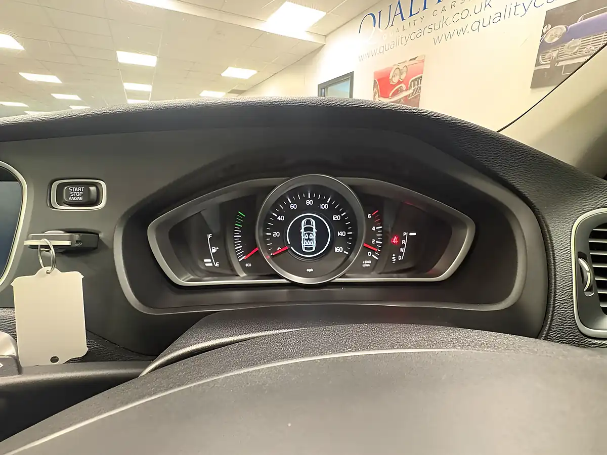 Used 2016 Volvo V40 Cross Country Lux Nav Flamenco Red - Interior and Exterior details 17