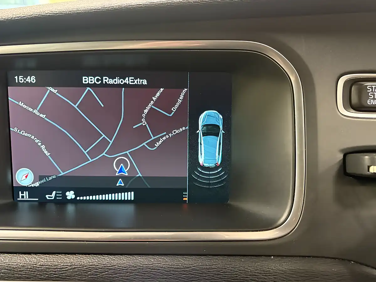 Used 2016 Volvo V40 Cross Country Lux Nav Flamenco Red - Interior and Exterior details 18