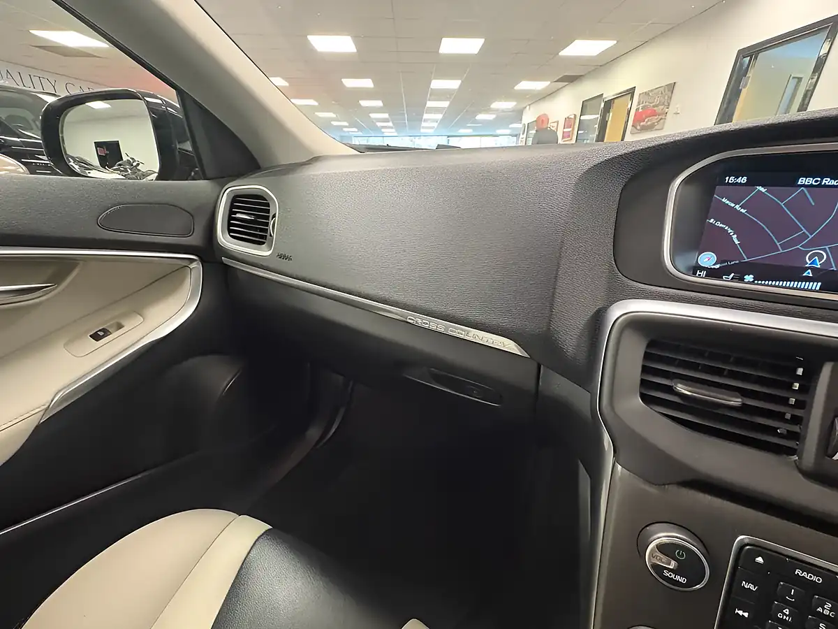 Used 2016 Volvo V40 Cross Country Lux Nav Flamenco Red - Interior and Exterior details 19
