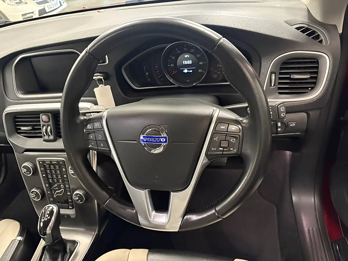 Used 2016 Volvo V40 Cross Country Lux Nav Flamenco Red - Interior and Exterior details 20