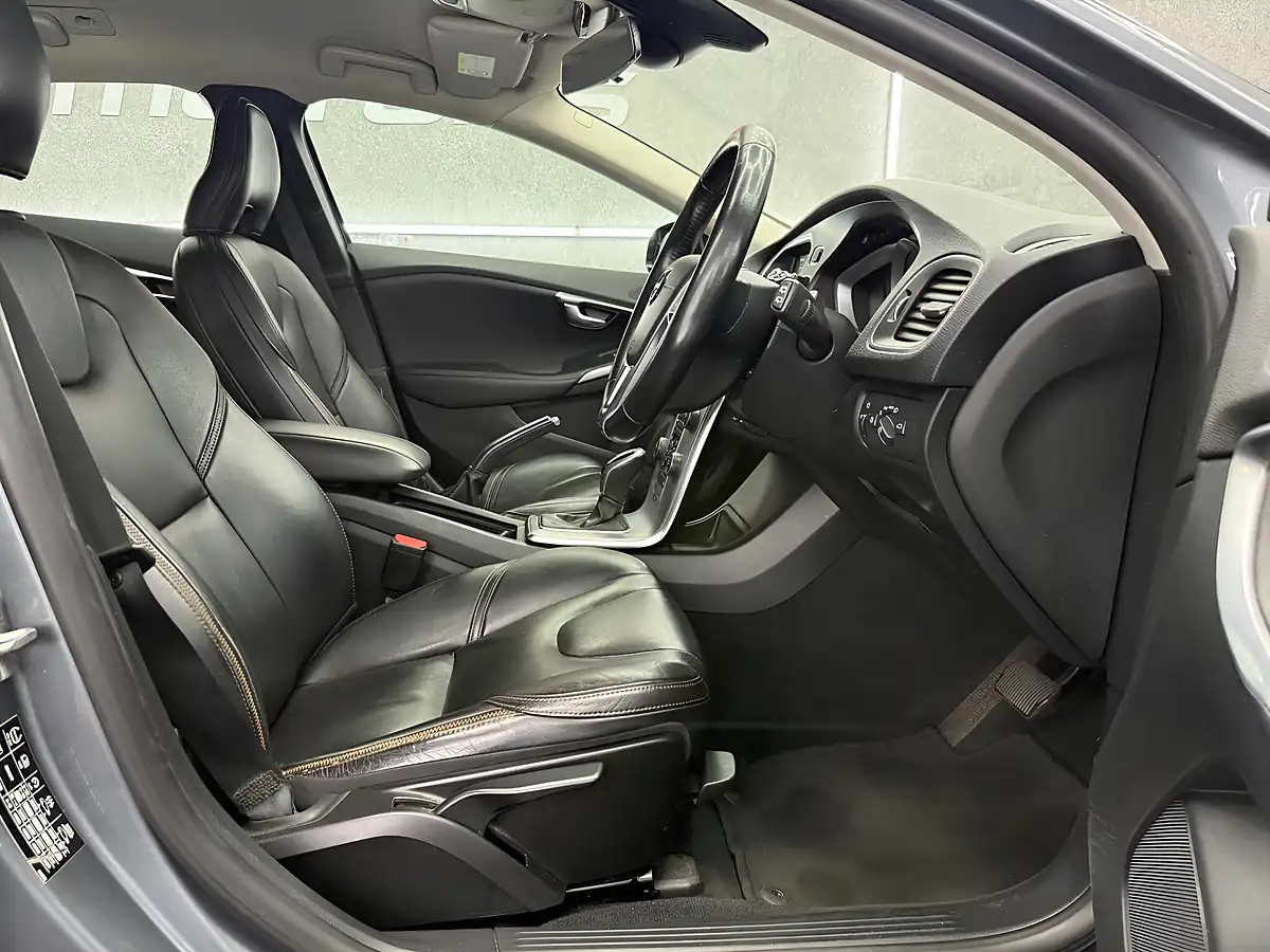 Used 2016 Volvo V40 Cross Country Pro Grey - Interior and Exterior details 14