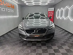 Used 2016 Volvo V40 Cross Country Pro Grey - Interior and Exterior details 3