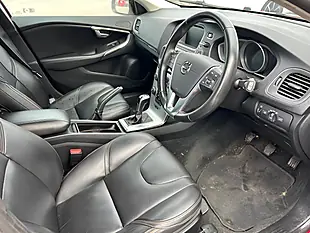 Used 2016 Volvo V40 Cross Country Pro Red - Interior and Exterior details 6