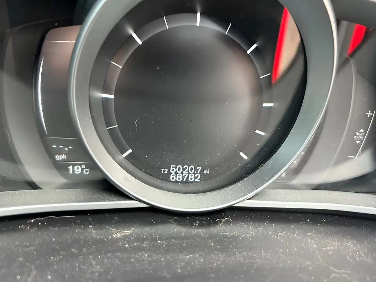 Used 2016 Volvo V40 Cross Country Pro Red - Interior and Exterior details 7