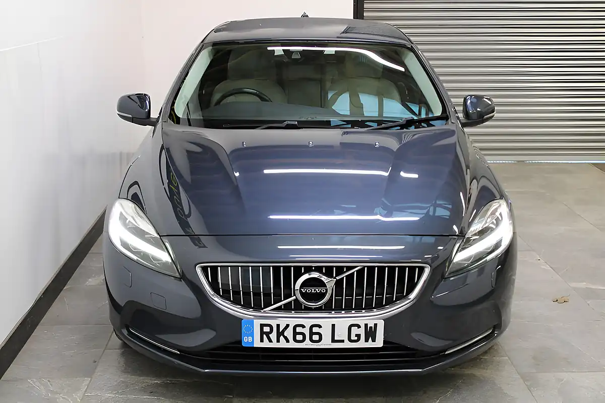Used 2016 Volvo V40 Inscription Denim Blue - Interior and Exterior details 13