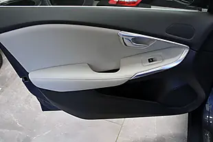 Used 2016 Volvo V40 Inscription Denim Blue - Interior and Exterior details 15