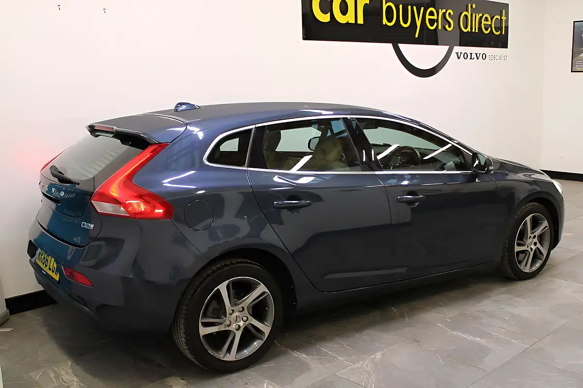 Used 2016 Volvo V40 Inscription Denim Blue - Interior and Exterior details 4