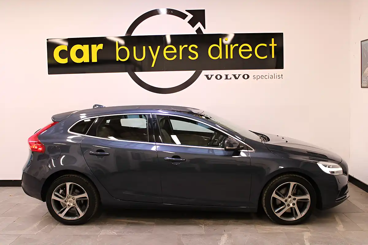 Used 2016 Volvo V40 Inscription Denim Blue - Interior and Exterior details 8