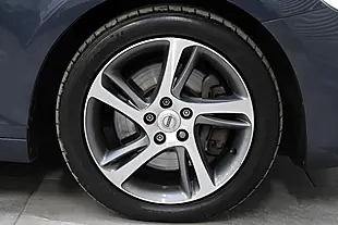 Used 2016 Volvo V40 Inscription Denim Blue - Interior and Exterior details 9