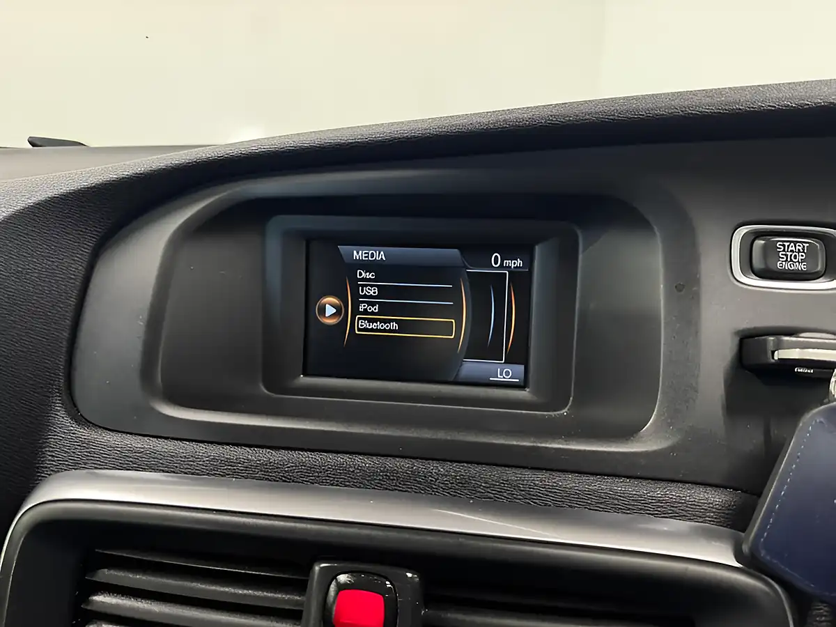 Used 2016 Volvo V40 Lux Bright Silver - Interior and Exterior details 16