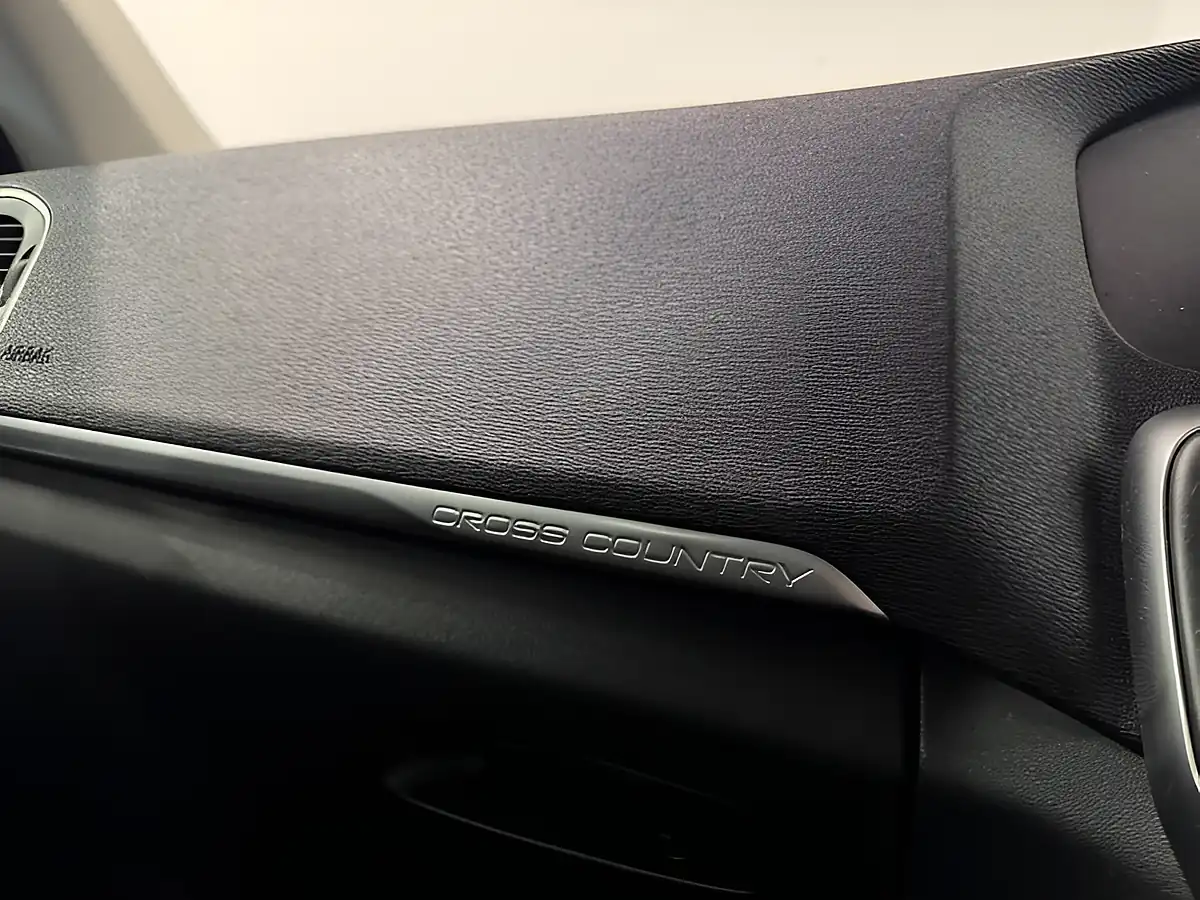 Used 2016 Volvo V40 Lux Bright Silver - Interior and Exterior details 19