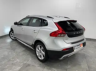 Used 2016 Volvo V40 Lux Bright Silver - Interior and Exterior details 5