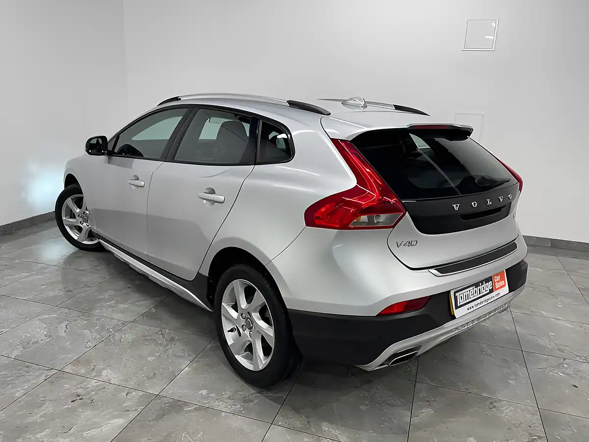 Used 2016 Volvo V40 Lux Bright Silver - Interior and Exterior details 5