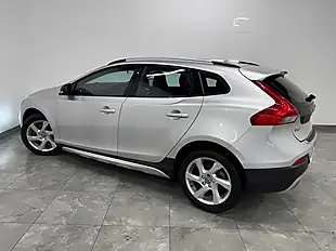 Used 2016 Volvo V40 Lux Bright Silver - Interior and Exterior details 6