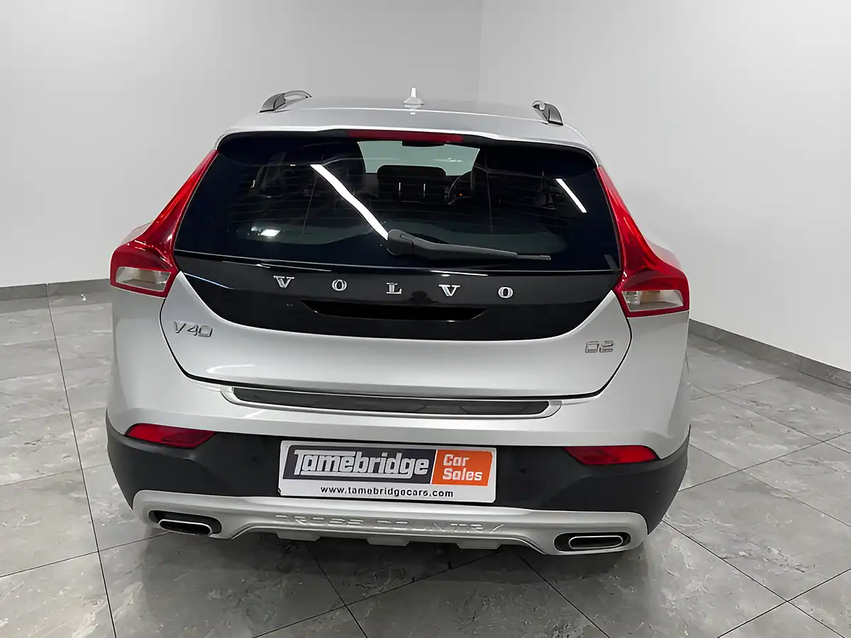 Used 2016 Volvo V40 Lux Bright Silver - Interior and Exterior details 7