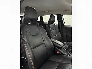 Used 2016 Volvo V40 Lux Bright Silver - Interior and Exterior details 9