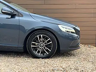 Used 2016 Volvo V40 Momentum Denim Blue - Interior and Exterior details 9