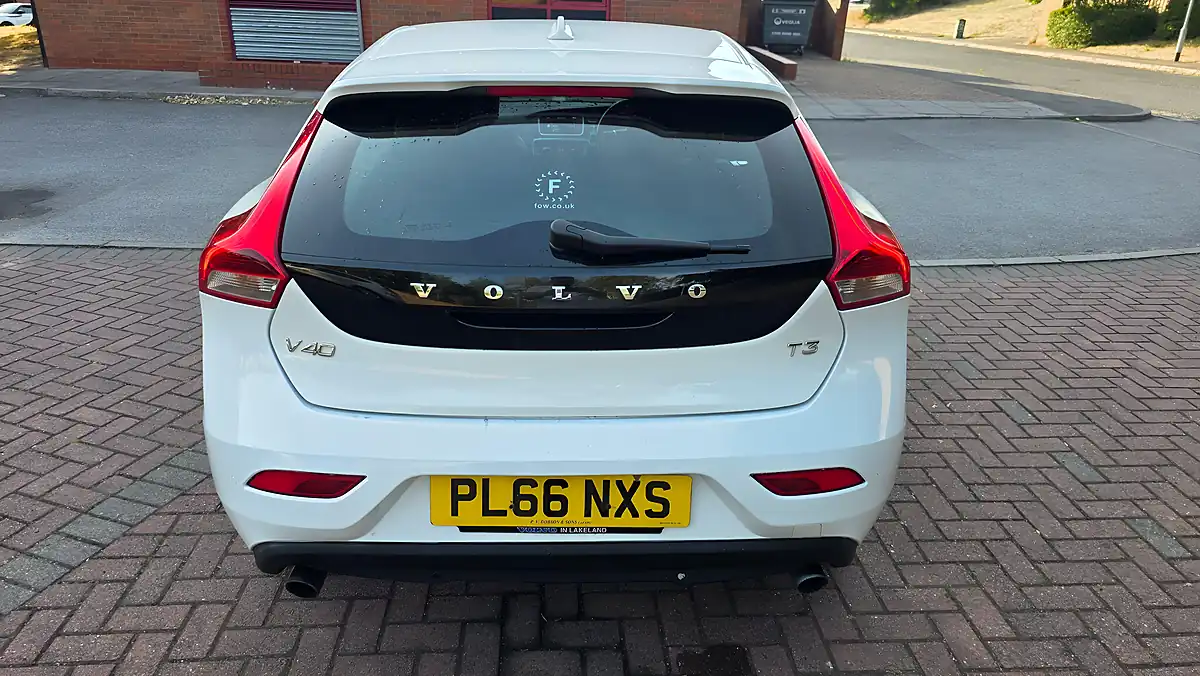 Used 2016 Volvo V40 Momentum Nav Plus White - Interior and Exterior details 10