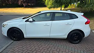 Used 2016 Volvo V40 Momentum Nav Plus White - Interior and Exterior details 11