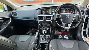 Used 2016 Volvo V40 Momentum Nav Plus White - Interior and Exterior details 14