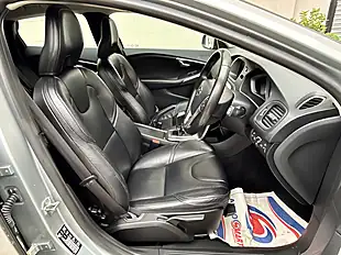 Used 2016 Volvo V40 Momentum Silver - Interior and Exterior details 12