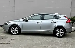 Used 2016 Volvo V40 Momentum Silver - Interior and Exterior details 6