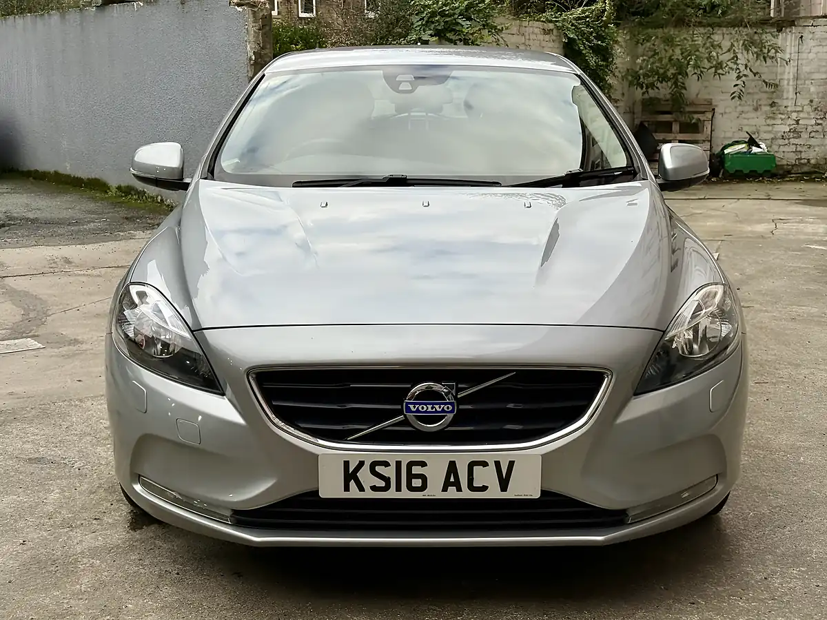 Used 2016 Volvo V40 Momentum Silver - Interior and Exterior details 7