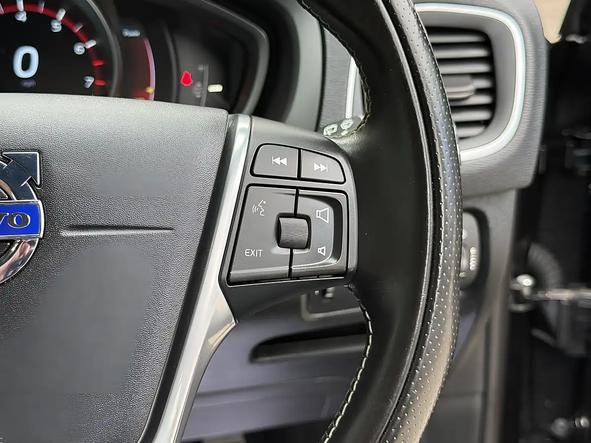 Used 2016 Volvo V40 R-Design Black - Interior and Exterior details 16